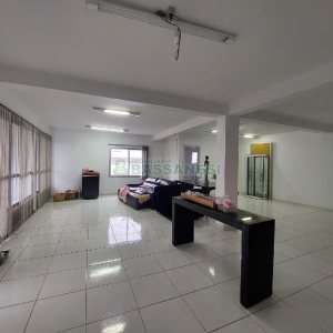 Sala com 80m², no bairro Pio X em Caxias do Sul para Alugar