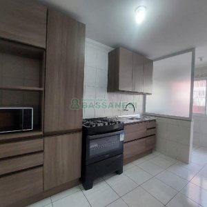 Apto Mobiliado com 70m², 2 dormitórios, 1 vaga, no bairro Santa Catarina em Caxias do Sul para Alugar