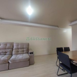 Apto Mobiliado com 70m², 2 dormitórios, 1 vaga, no bairro Santa Catarina em Caxias do Sul para Alugar