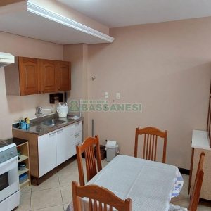 Kitinete com 37m², 1 dormitório, no bairro Centro em Caxias do Sul para Alugar