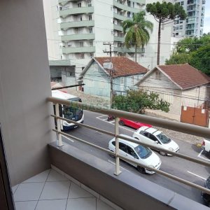 Kitinete com 37m², 1 dormitório, no bairro Centro em Caxias do Sul para Alugar