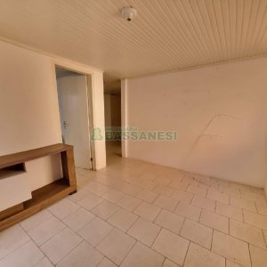 Casa com 60m², 2 dormitórios, no bairro Rio Branco em Caxias do Sul para Alugar