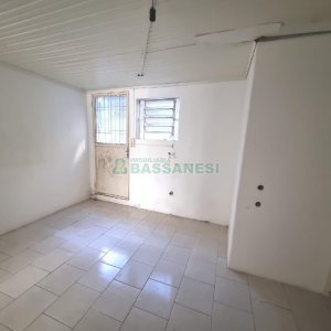 Casa com 60m², 2 dormitórios, no bairro Rio Branco em Caxias do Sul para Alugar
