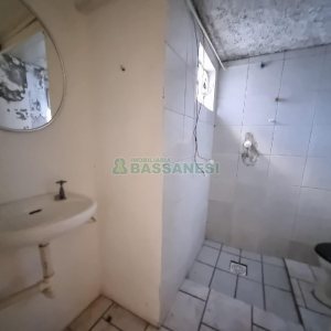 Casa com 60m², 2 dormitórios, no bairro Rio Branco em Caxias do Sul para Alugar