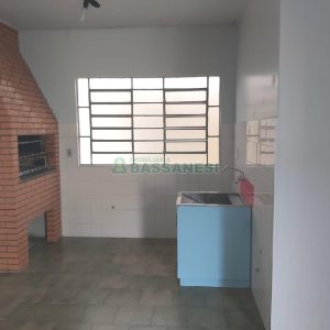 Casa, 4 dormitórios, 1 vaga, no bairro Rio Branco em Caxias do Sul para Comprar