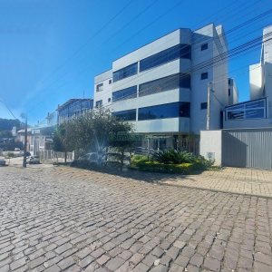 Apto Mobiliado com 112m², 3 dormitórios, 1 vaga, no bairro Sagrada Família em Caxias do Sul para Alugar