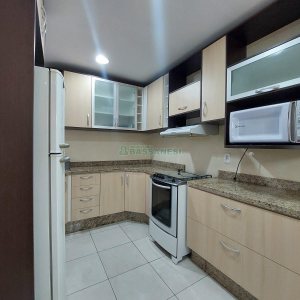 Apto Mobiliado com 112m², 3 dormitórios, 1 vaga, no bairro Sagrada Família em Caxias do Sul para Alugar