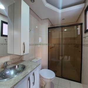 Apto Mobiliado com 112m², 3 dormitórios, 1 vaga, no bairro Sagrada Família em Caxias do Sul para Alugar