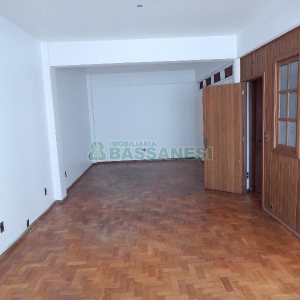 Sala com 140m², no bairro Centro em Caxias do Sul para Comprar