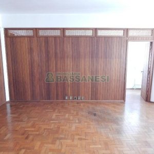 Sala com 140m², no bairro Centro em Caxias do Sul para Comprar
