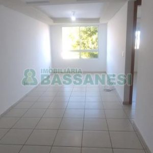 Apartamento com 63m², 2 dormitórios, 1 vaga, no bairro Madureira em Caxias do Sul para Comprar