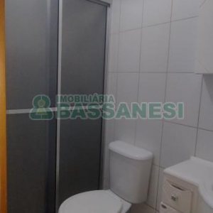 Apartamento com 63m², 2 dormitórios, 1 vaga, no bairro Madureira em Caxias do Sul para Comprar