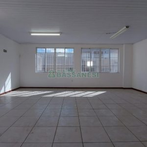 Loja com 117m², no bairro Centro em Caxias do Sul para Alugar