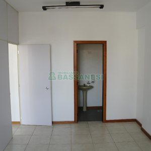 Sala com 42m², no bairro Centro em Caxias do Sul para Comprar