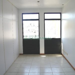 Sala com 42m², no bairro Centro em Caxias do Sul para Comprar