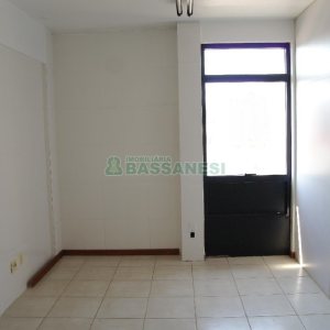 Sala com 42m², no bairro Centro em Caxias do Sul para Comprar