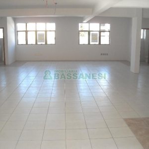 Sala com 150m², 1 vaga, no bairro Lourdes em Caxias do Sul para Alugar