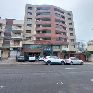 Apto Mobiliado com 92m², 2 dormitórios, 2 vagas, no bairro Centro em Caxias do Sul para Comprar