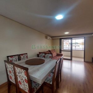 Apto Mobiliado com 92m², 2 dormitórios, 2 vagas, no bairro Centro em Caxias do Sul para Comprar