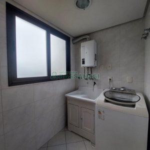 Apto Mobiliado com 92m², 2 dormitórios, 2 vagas, no bairro Centro em Caxias do Sul para Comprar