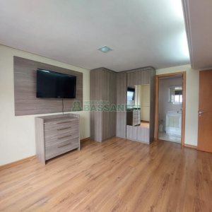 Apto Mobiliado com 92m², 2 dormitórios, 2 vagas, no bairro Centro em Caxias do Sul para Comprar