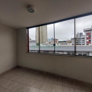 Apto Mobiliado com 92m², 2 dormitórios, 2 vagas, no bairro Centro em Caxias do Sul para Comprar