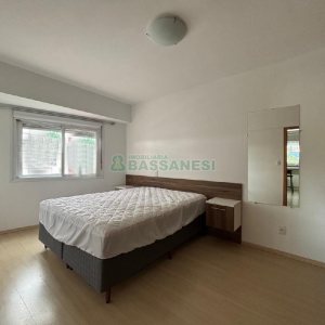 Apto Mobiliado com 55m², 1 dormitório, 2 vagas, no bairro Lourdes em Caxias do Sul para Alugar