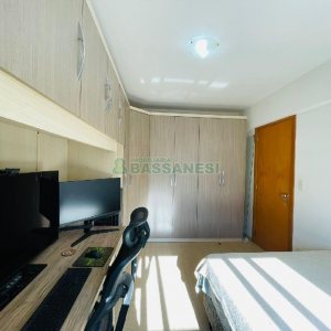Apartamento com 52m², 1 dormitório, 1 vaga, no bairro Lourdes em Caxias do Sul para Alugar