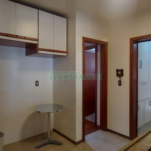 Apto Mobiliado com 140m², 3 dormitórios, 2 vagas, no bairro Lourdes em Caxias do Sul para Alugar