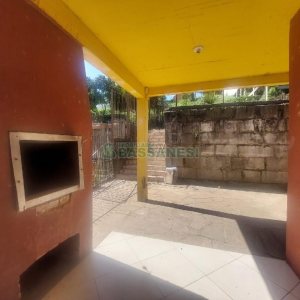 Casa Comercial com 220m², 3 dormitórios, 4 vagas, no bairro Cidade Nova em Caxias do Sul para Alugar