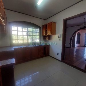 Casa Comercial com 220m², 3 dormitórios, 4 vagas, no bairro Cidade Nova em Caxias do Sul para Alugar