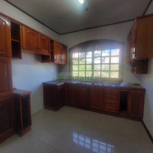 Casa Comercial com 220m², 3 dormitórios, 4 vagas, no bairro Cidade Nova em Caxias do Sul para Alugar