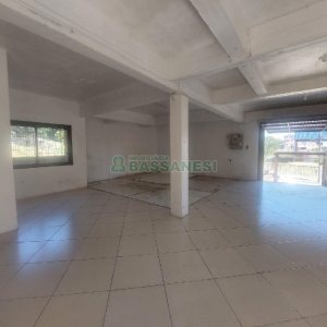 Casa Comercial com 220m², 3 dormitórios, 4 vagas, no bairro Cidade Nova em Caxias do Sul para Alugar