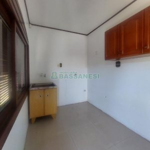 Casa Comercial com 220m², 3 dormitórios, 4 vagas, no bairro Cidade Nova em Caxias do Sul para Alugar