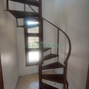 Casa Comercial com 220m², 3 dormitórios, 4 vagas, no bairro Cidade Nova em Caxias do Sul para Alugar