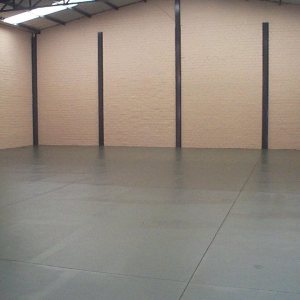 Pavilhão com 300m², no bairro São José em Caxias do Sul para Alugar