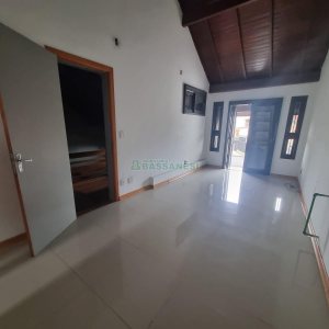 Casa Comercial com 275m², 3 dormitórios, 2 vagas, no bairro Cinqüentenário em Caxias do Sul para Alugar