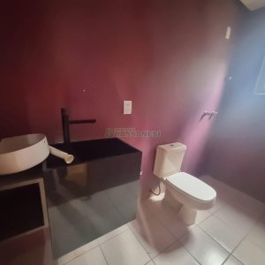 Casa Comercial com 275m², 3 dormitórios, 2 vagas, no bairro Cinqüentenário em Caxias do Sul para Alugar