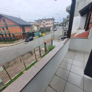 Casa Comercial com 275m², 3 dormitórios, 2 vagas, no bairro Cinqüentenário em Caxias do Sul para Alugar