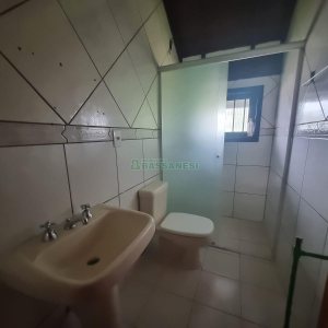 Casa Comercial com 275m², 3 dormitórios, 2 vagas, no bairro Cinqüentenário em Caxias do Sul para Alugar