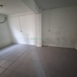 Casa Comercial com 275m², 3 dormitórios, 2 vagas, no bairro Cinqüentenário em Caxias do Sul para Alugar