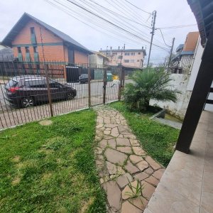 Casa Comercial com 275m², 3 dormitórios, 2 vagas, no bairro Cinqüentenário em Caxias do Sul para Alugar