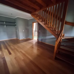 Casa Comercial com 275m², 3 dormitórios, 2 vagas, no bairro Cinqüentenário em Caxias do Sul para Alugar