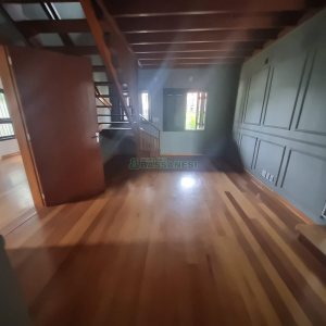 Casa Comercial com 275m², 3 dormitórios, 2 vagas, no bairro Cinqüentenário em Caxias do Sul para Alugar