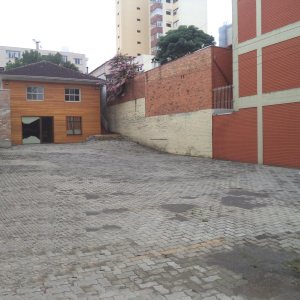 Terreno com 550m², 1 vaga, no bairro Centro em Caxias do Sul para Alugar