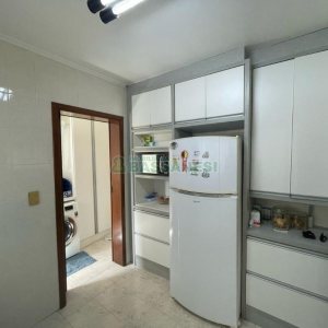 Apartamento com 74m², 2 dormitórios, 1 vaga, no bairro Madureira em Caxias do Sul para Comprar