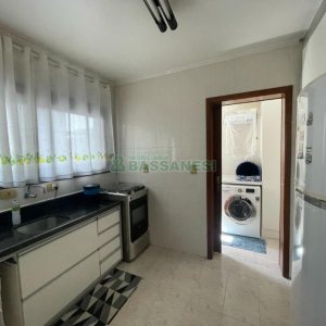Apartamento com 74m², 2 dormitórios, 1 vaga, no bairro Madureira em Caxias do Sul para Comprar