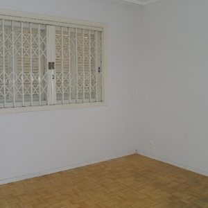 Casa com 157m², 3 dormitórios, 3 vagas, no bairro Santa Catarina em Caxias do Sul para Comprar