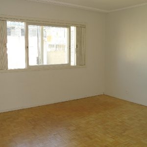 Casa com 157m², 3 dormitórios, 3 vagas, no bairro Santa Catarina em Caxias do Sul para Comprar