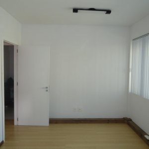 Sala com 35m², 1 vaga, no bairro Centro em Caxias do Sul para Comprar